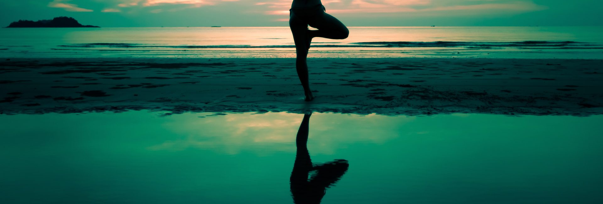 4 Yoga Moves for Divers to Stay Strong and Keep Calm