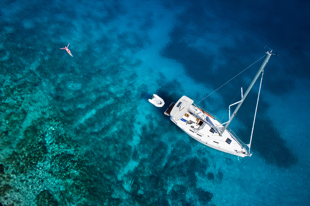 caribbean-yacht-diver