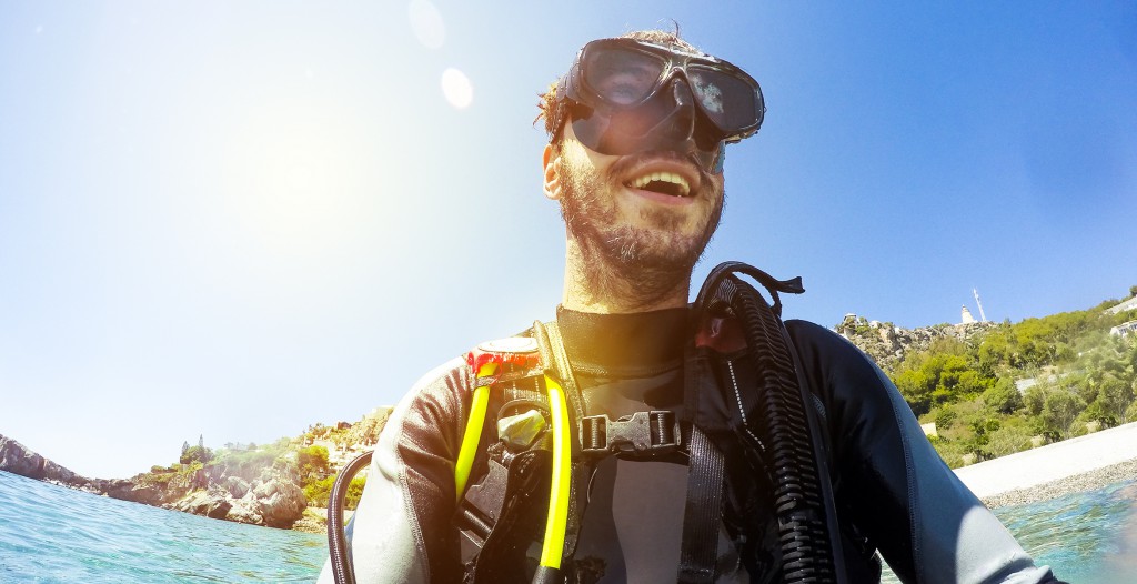 Diver with Beard Mask Seal