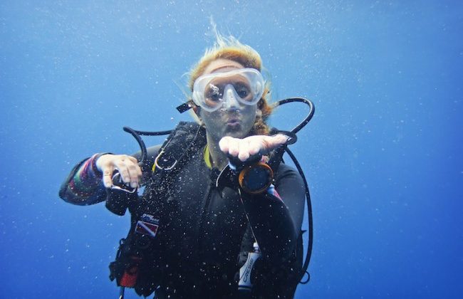 underwater kiss from thailand