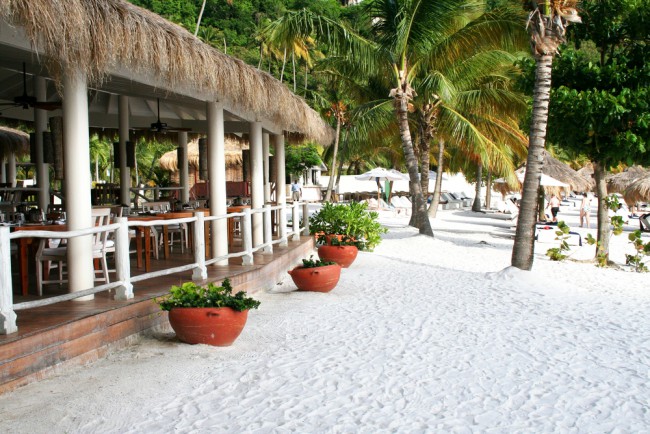 st-lucia-beach-bar