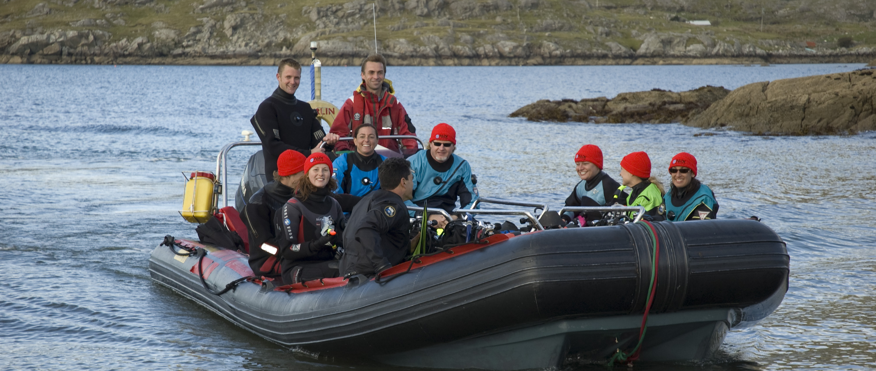 Keep warm while diving - boat 