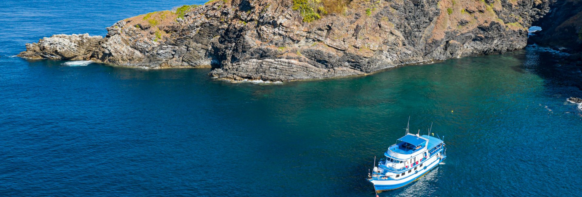 Liveaboard Diving: The 13 Best Dive Sites in the World