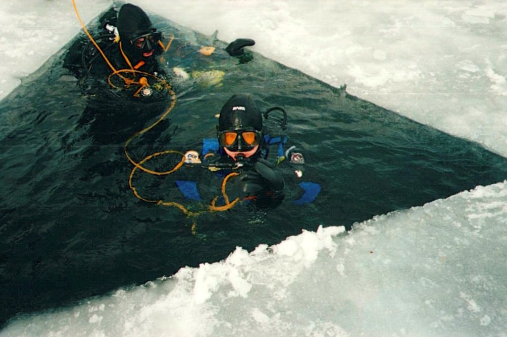 2004 Roger Ice Diving