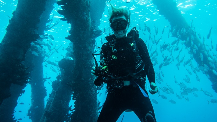 Christine-scuba-underwater