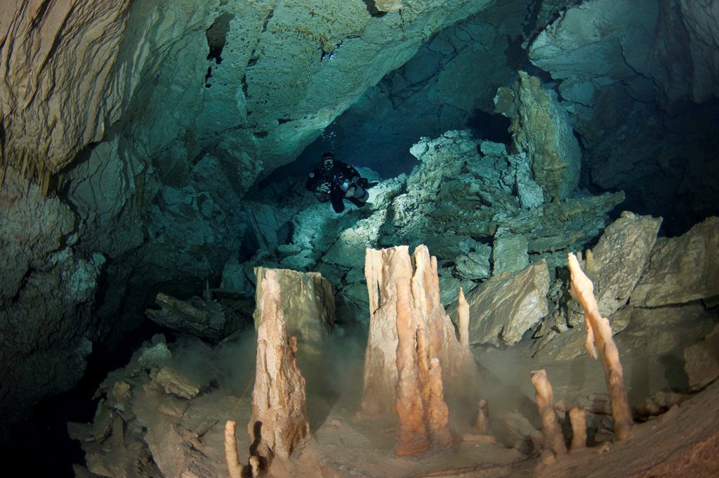 Ben's cave clear water-Arek Pers