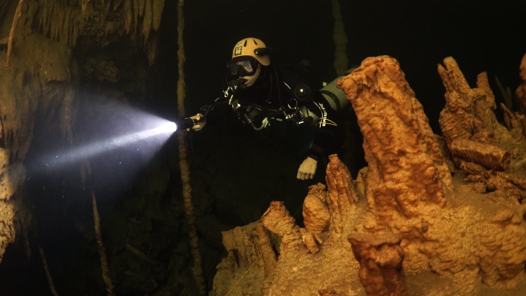 Swimming through Interstellar tunnel