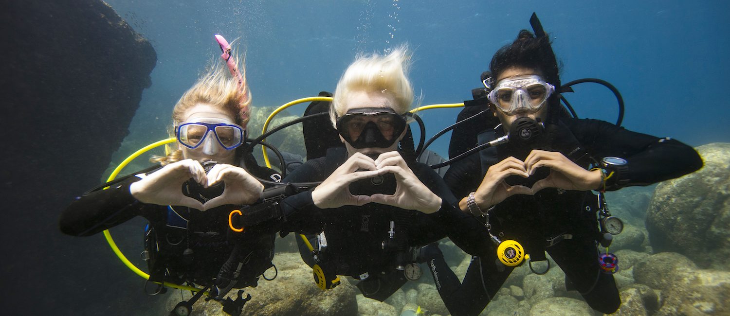 4 Ways to Help Someone Fall in Love with Diving