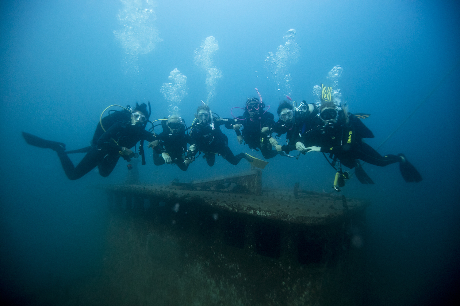 Group photo of divers underwater in La Paz Mexico