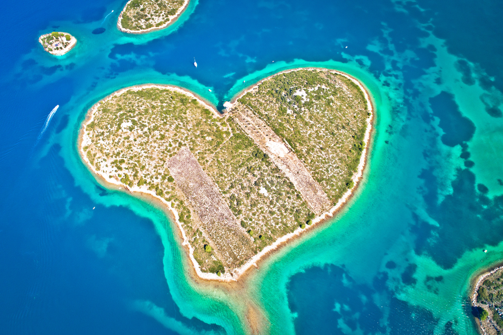 Glensnjak island shepes like heart in croatia 