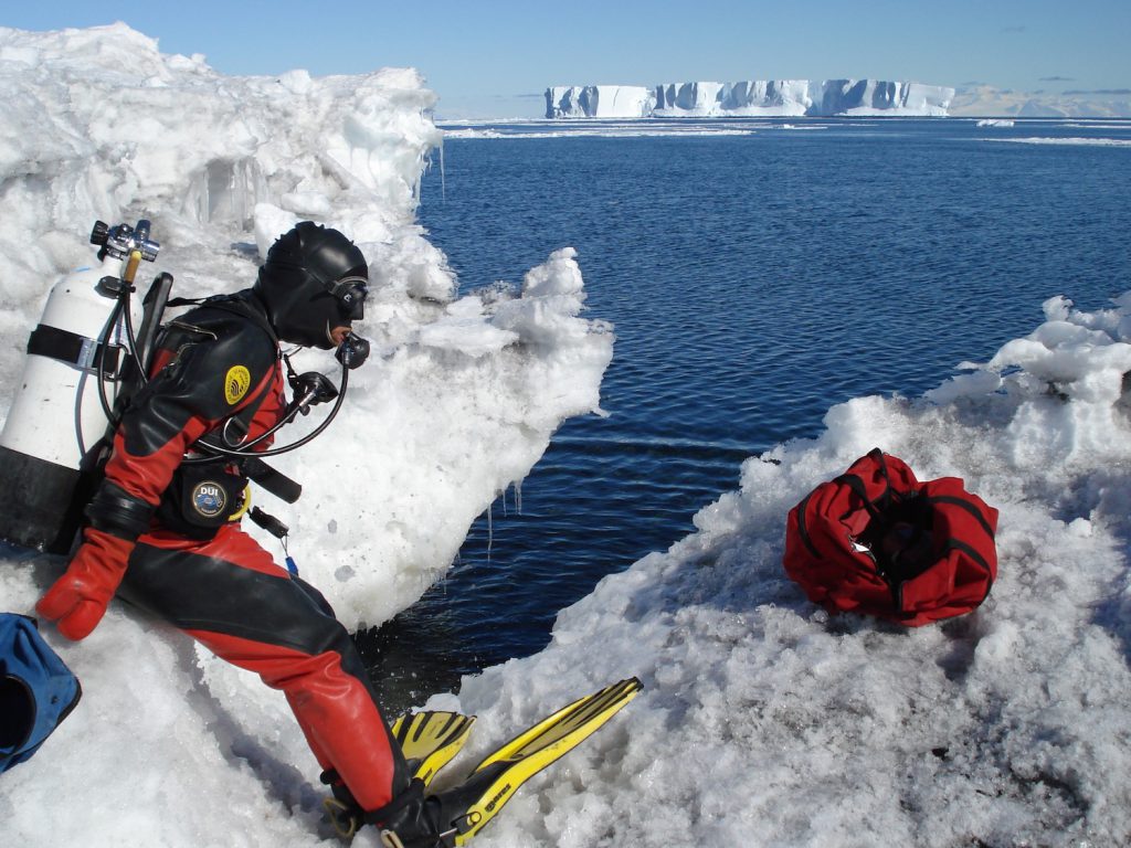 Antarctic Diver Rob Robbins photo by Terry Palmer