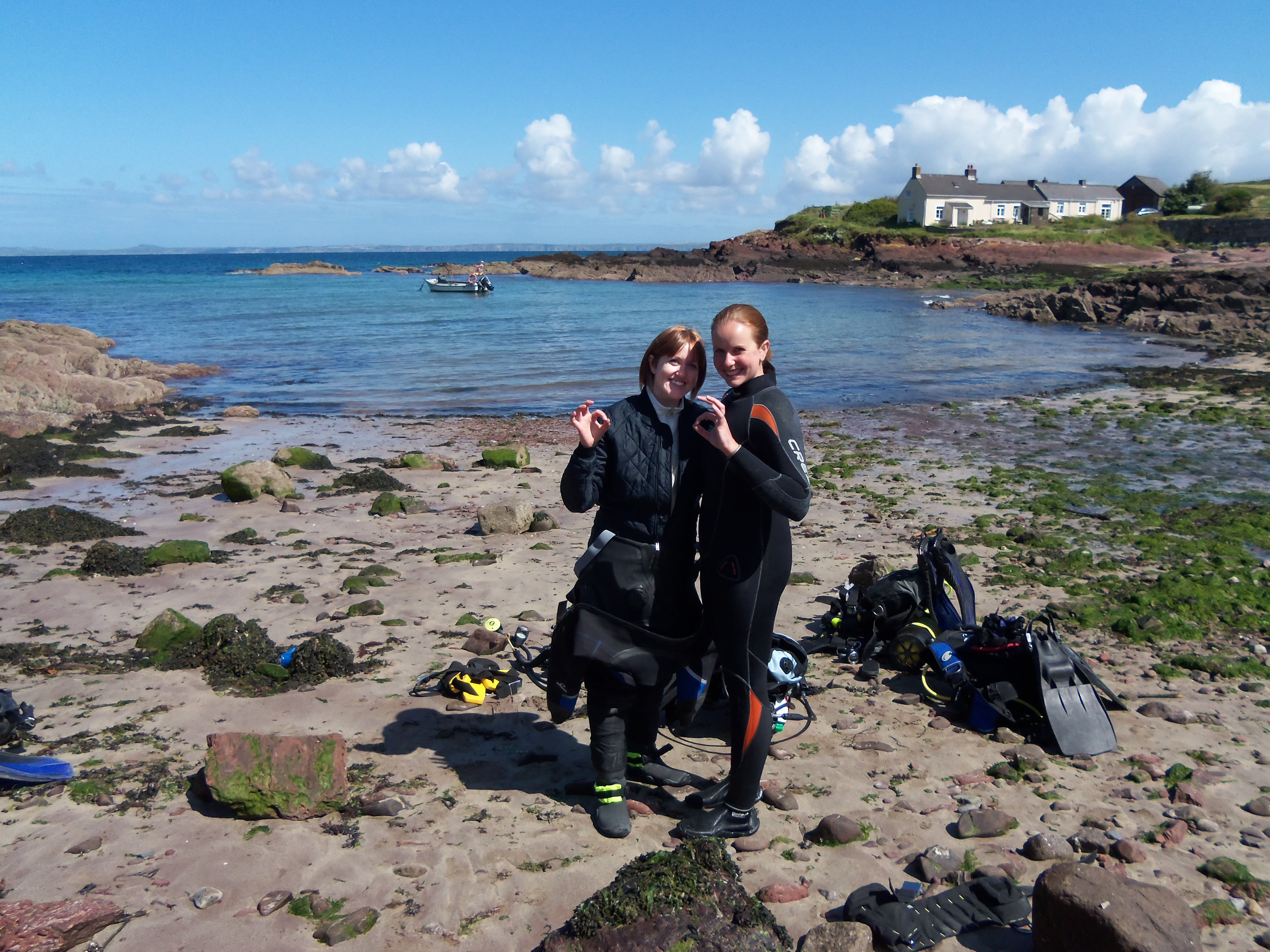 Lowri and Elen - Become a scuba diver