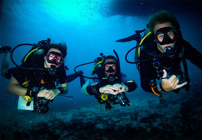Rianne, John, Ben on Self Reliant Diver dive