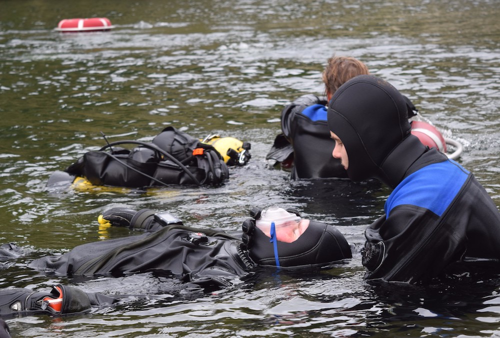 guide to divemaster training by candice landau