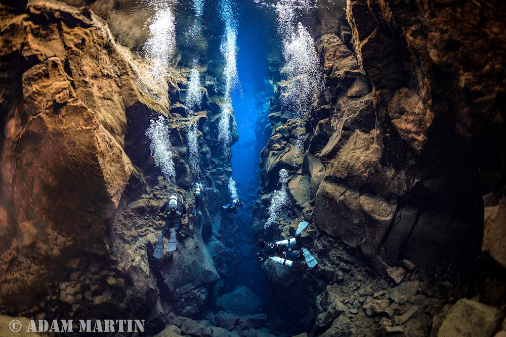 diving Davíðsgjá in iceland 