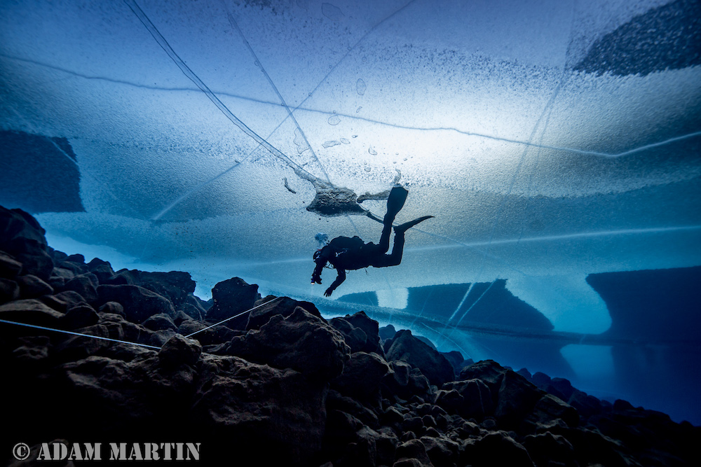 diving Davíðsgjá in iceland 