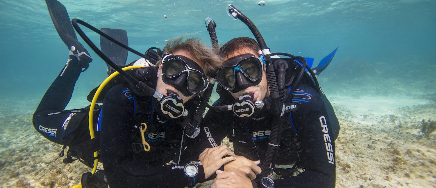 10 Reasons to Date a Diver