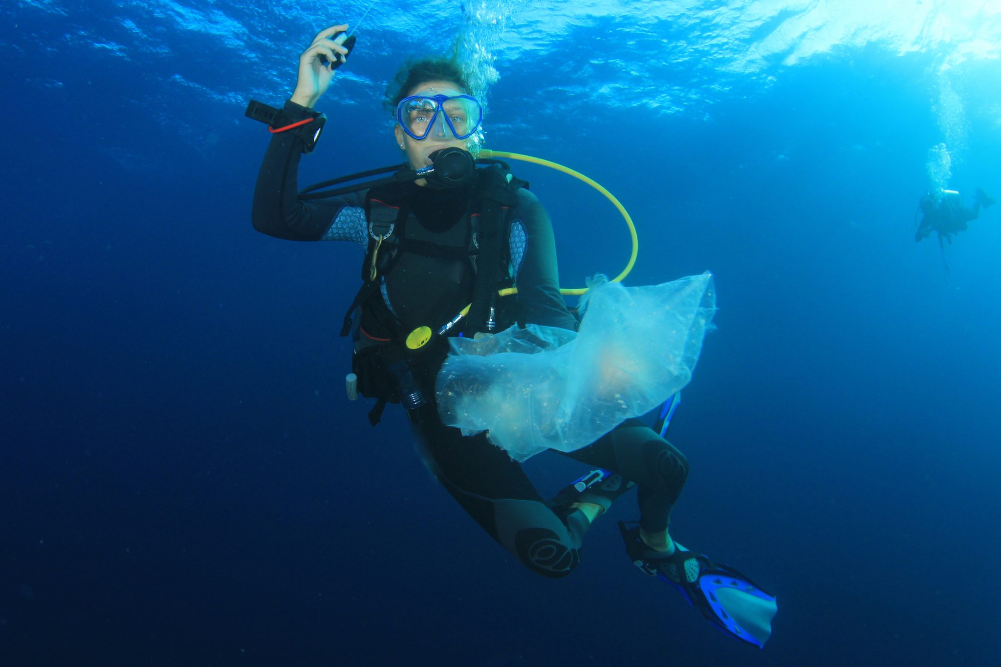 dive against debris- plastic pollution