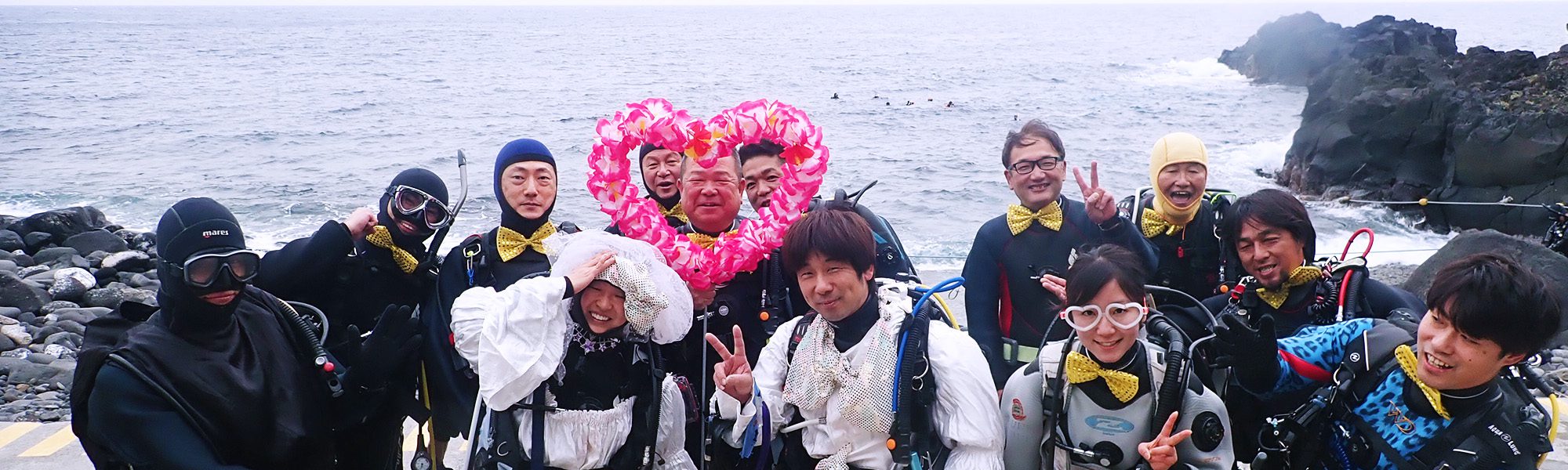 幸せいっぱい♡水中結婚式が開催されました！