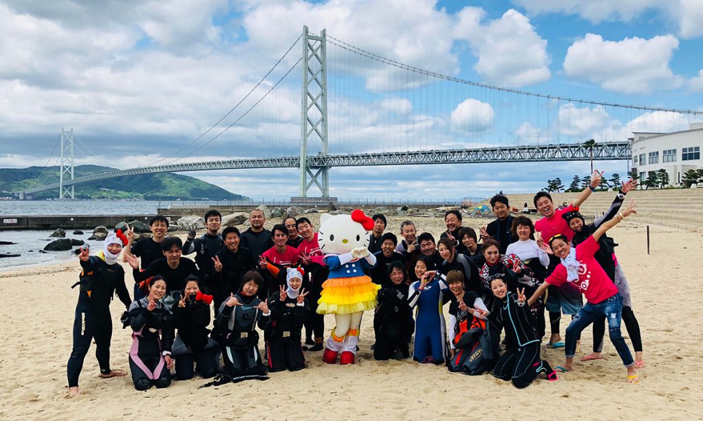 ハローキティの「世界海の日 SDGs応援イベント」が神戸・舞子浜で開催されました！