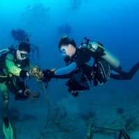 DiveAgainstDebris_RainbowReef