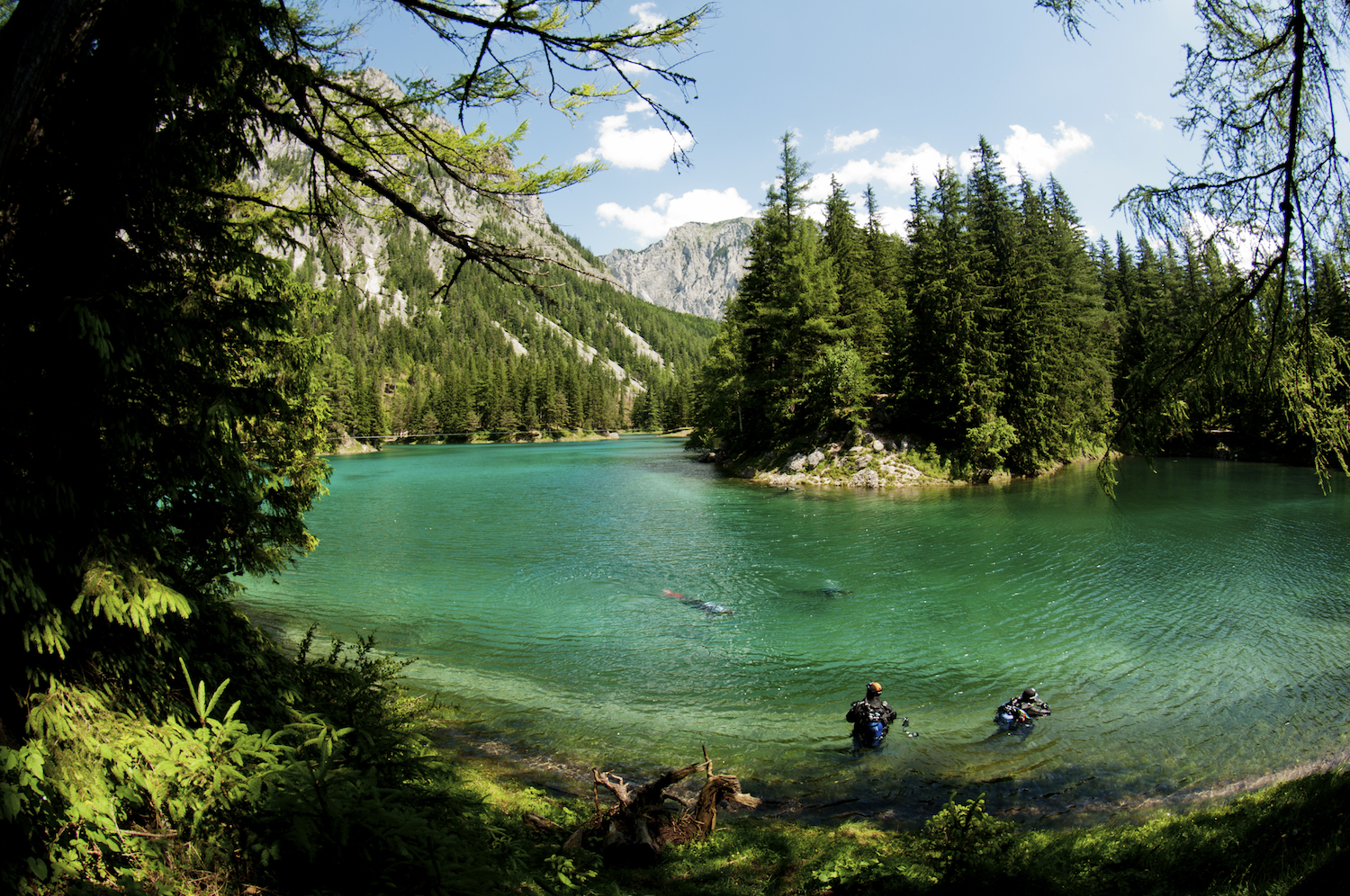 Scuba diving in the Austrian lakes