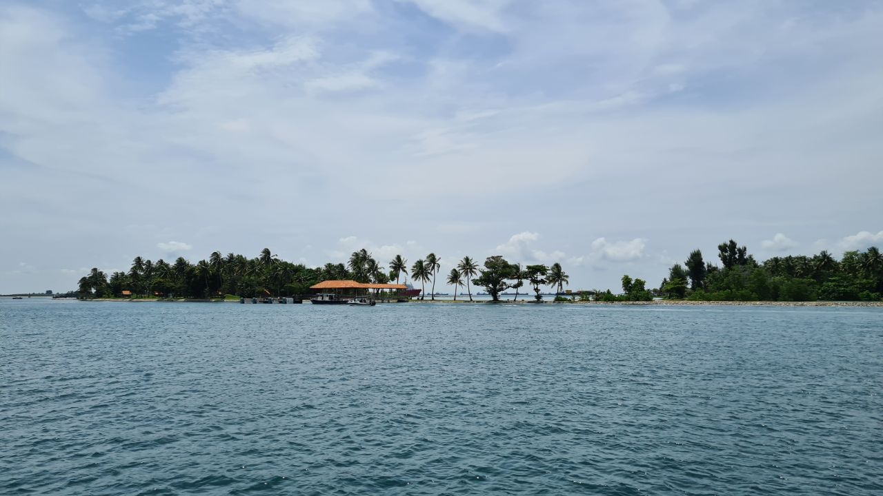 palau-hantu-jetty-singapore