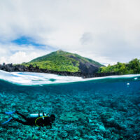 banda-indonesia-underwater-diver