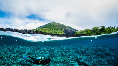 banda-indonesia-underwater-diver