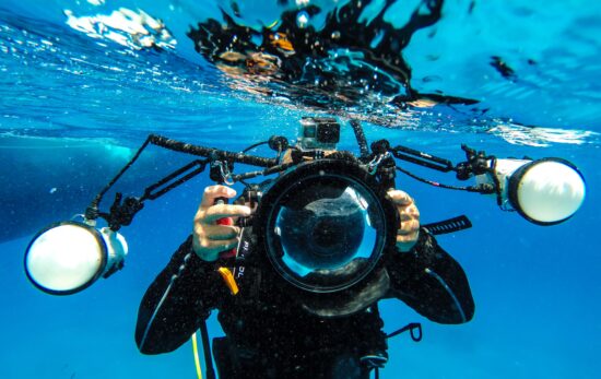 Digital Underwater Photographer - Camera - Underwater - Diver