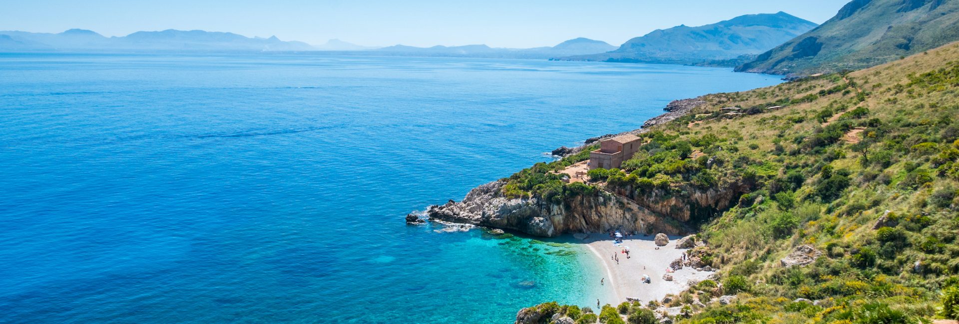 Top Travel Destinations with Dive Sites for Brits