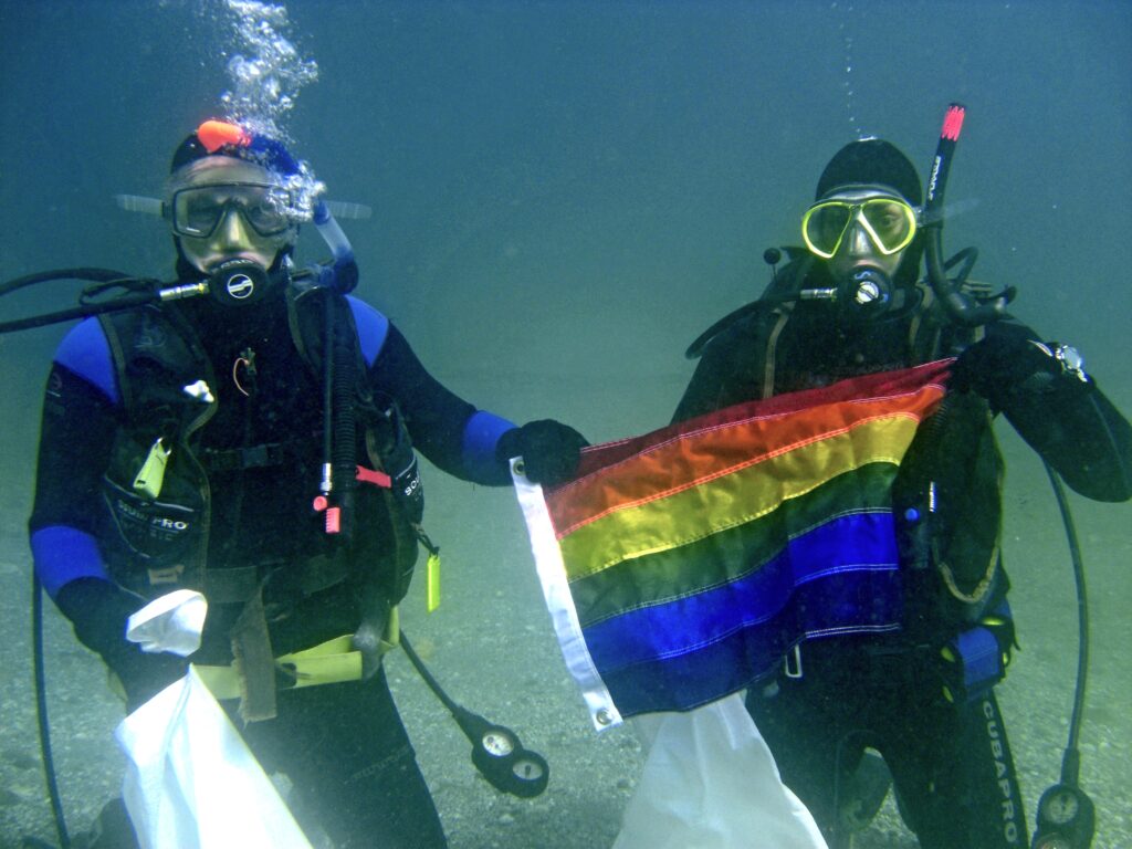 Diving lesbian