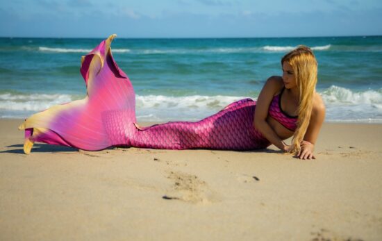 Mermaid Elle Inspirational Female Diver