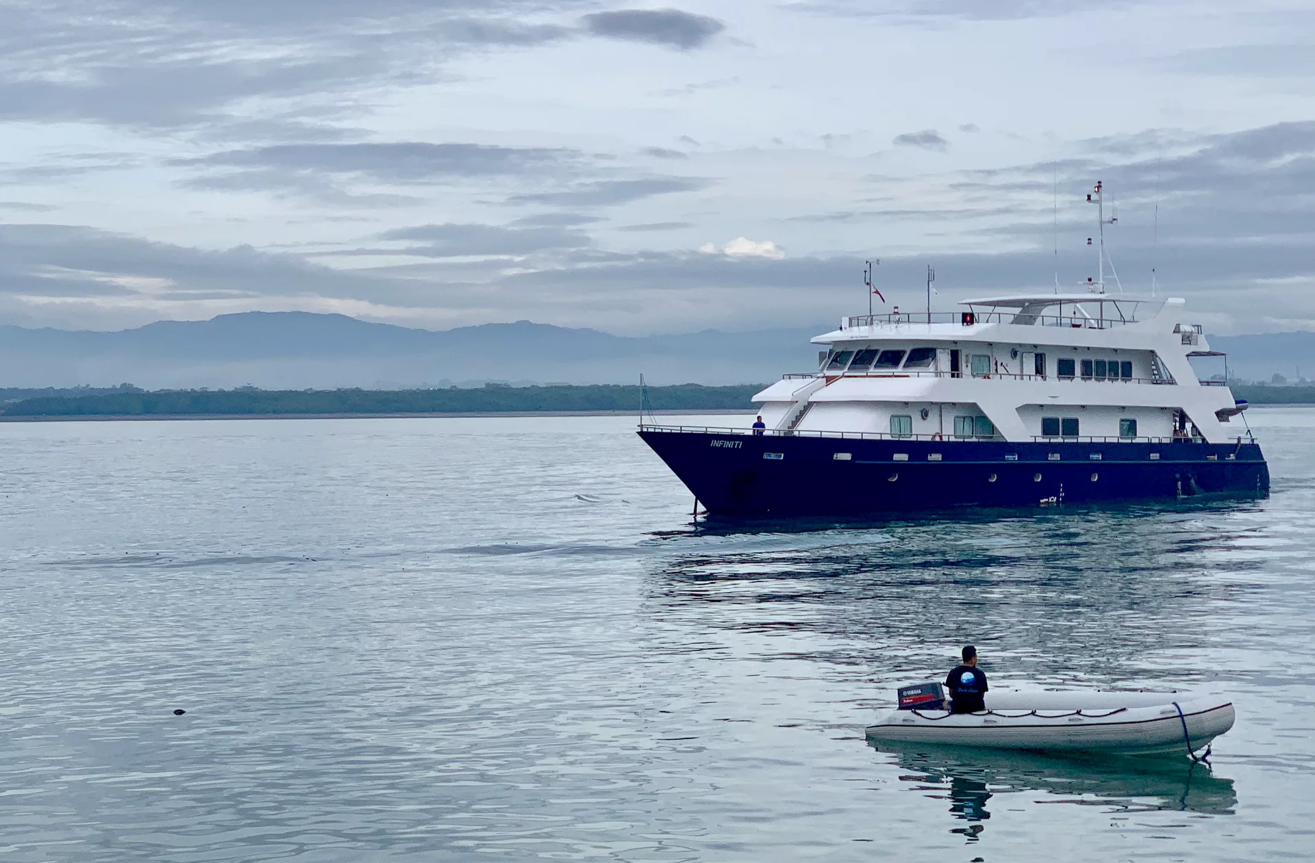 infiniti liveaboard in the philippines