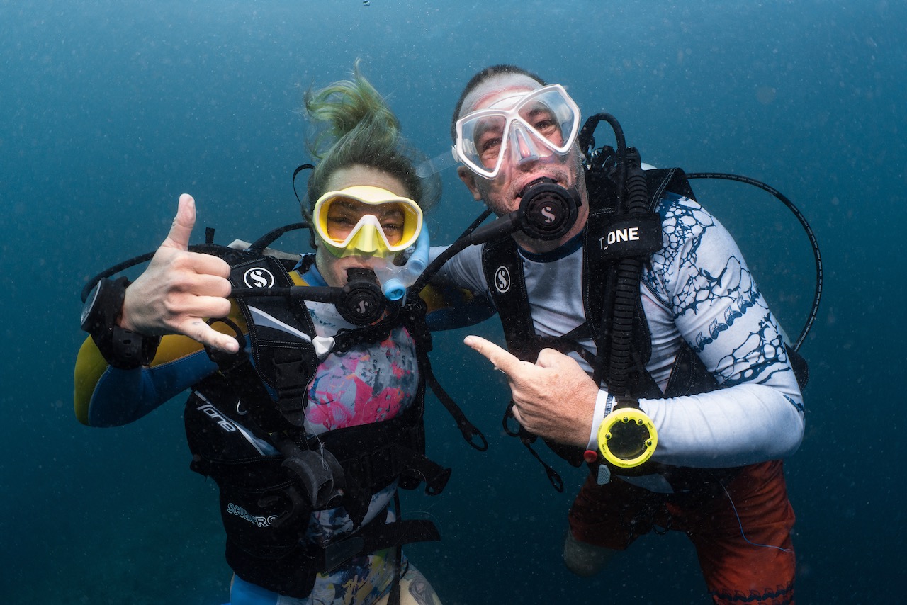 sophie morgan, an adaptive diver, learns to dive in the Maldives