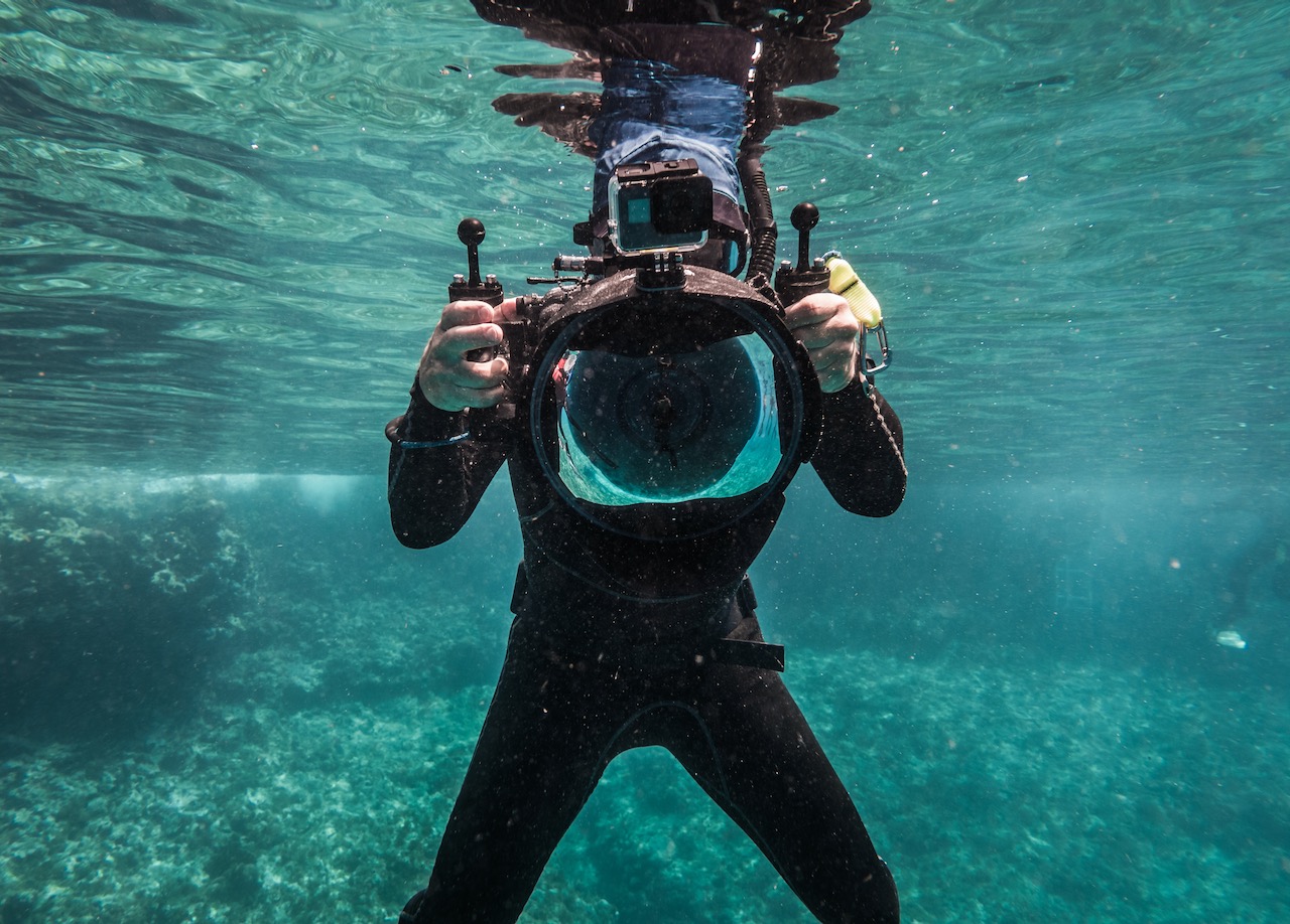 freediving in colombia. Underwater photography in the diving industry