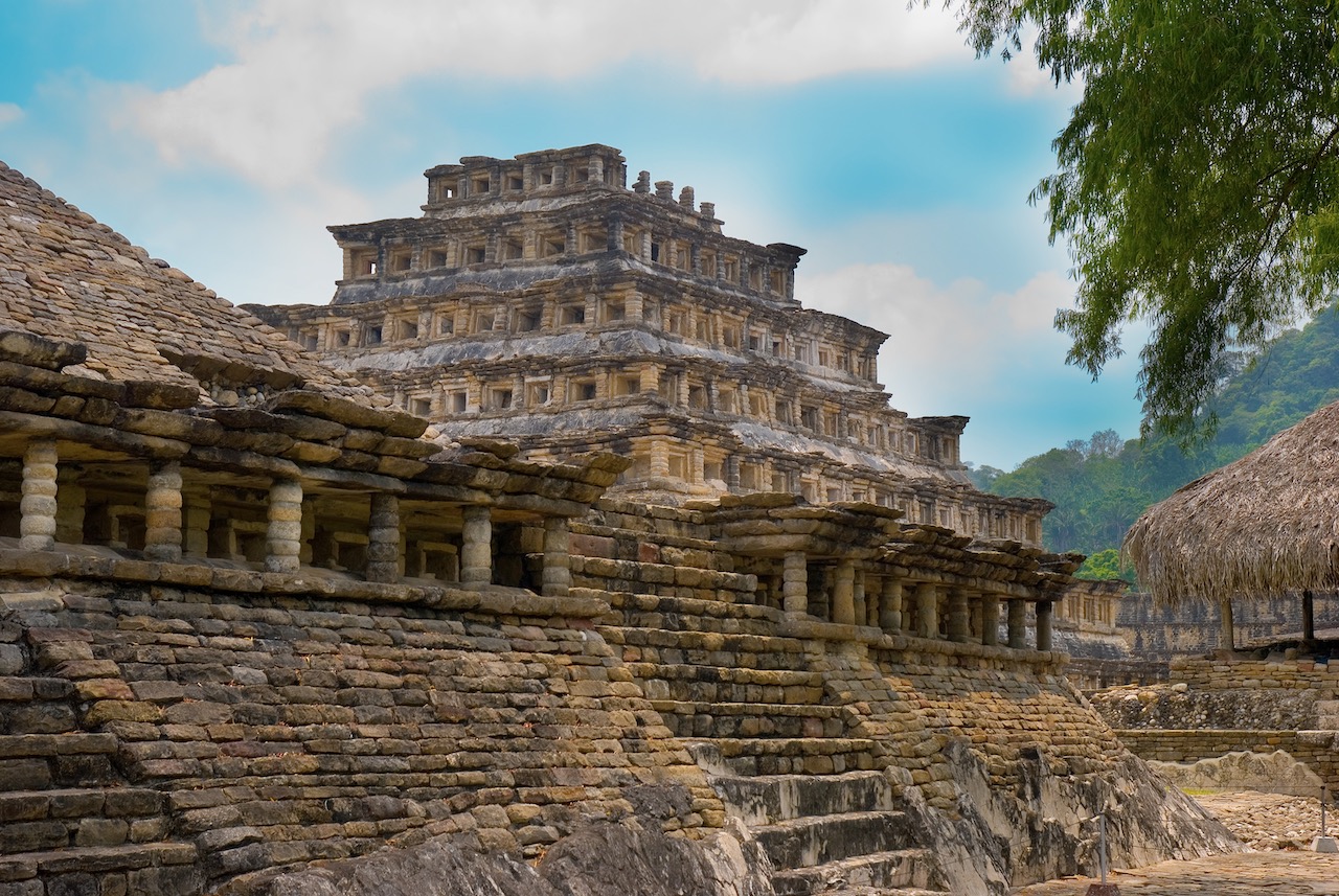 one of the best places to learn to dive in mexico is shown here - veracruz