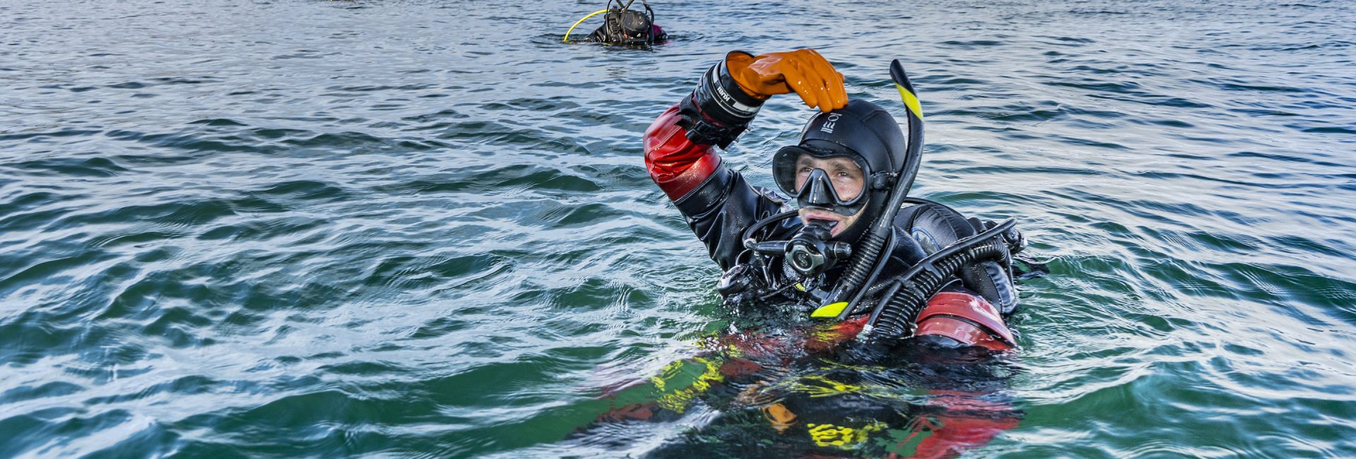 In kaltem Wasser Tauchen lernen und die unerwarteten Belohnungen
