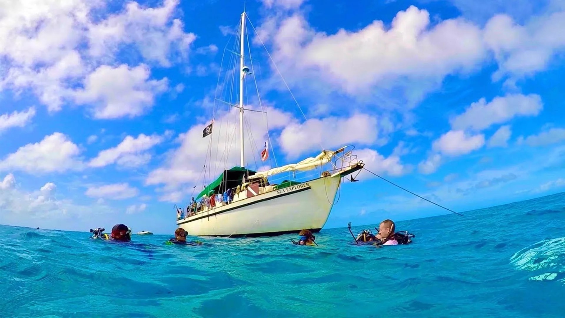 best liveaboards bahamas blackbeards sea explorer