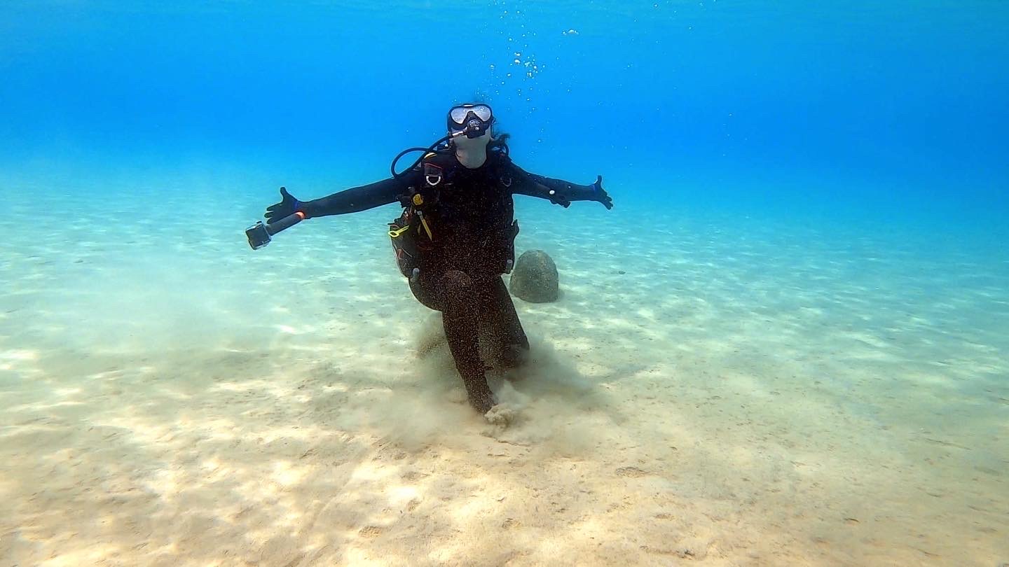 Samantha (Sami) Raines scuba diving