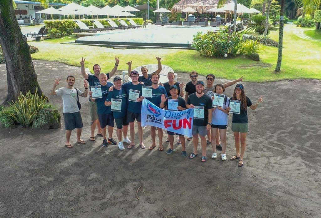 becoming a padi pro group photo