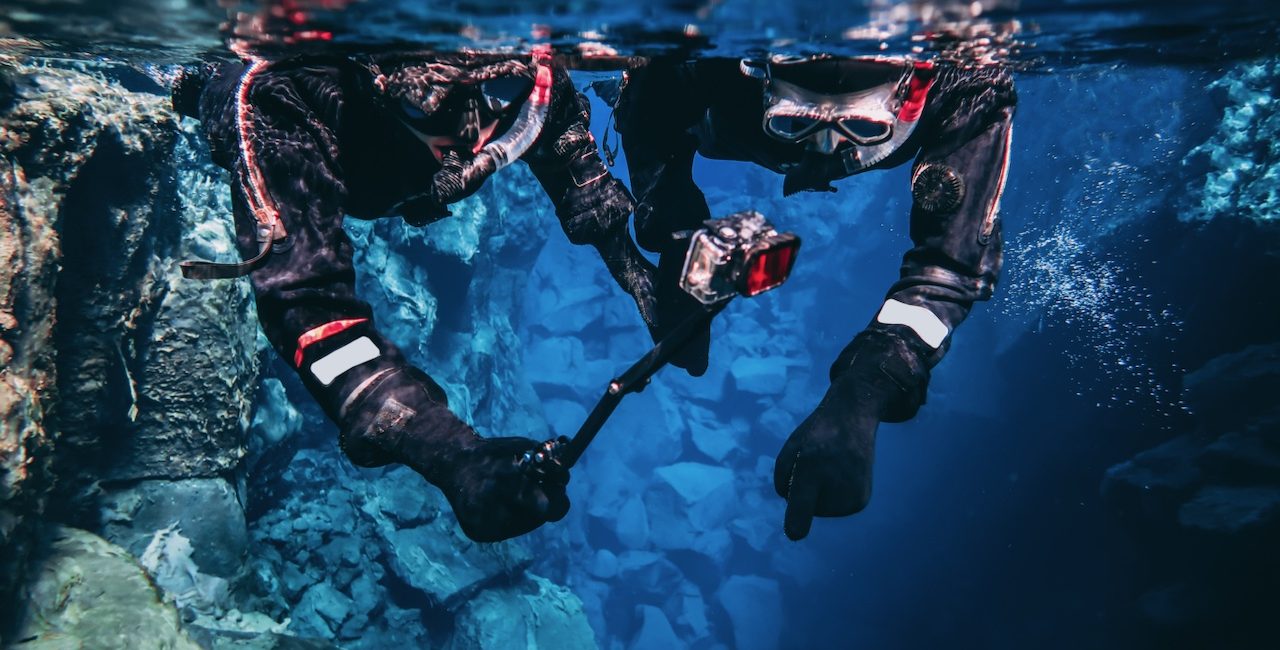This Waterproof E-Glove Could Revolutionize Scuba Communication