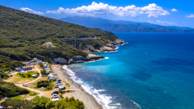 Campingplatz in der Natur, direkt am Meer