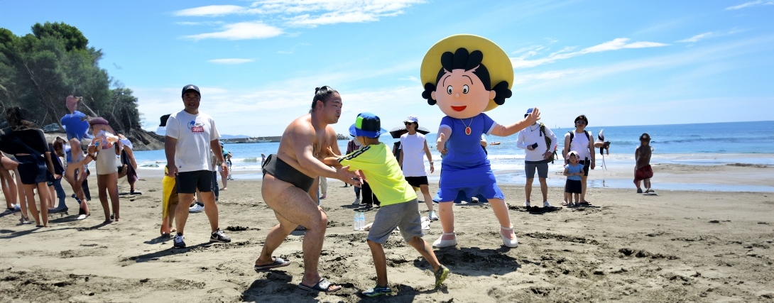 サザエさんと一緒にお相撲さんとどすこいビーチクリーン～第202回海さくらごみ拾い