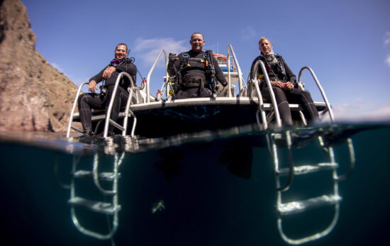 adaptive diving week three divers about to jump in