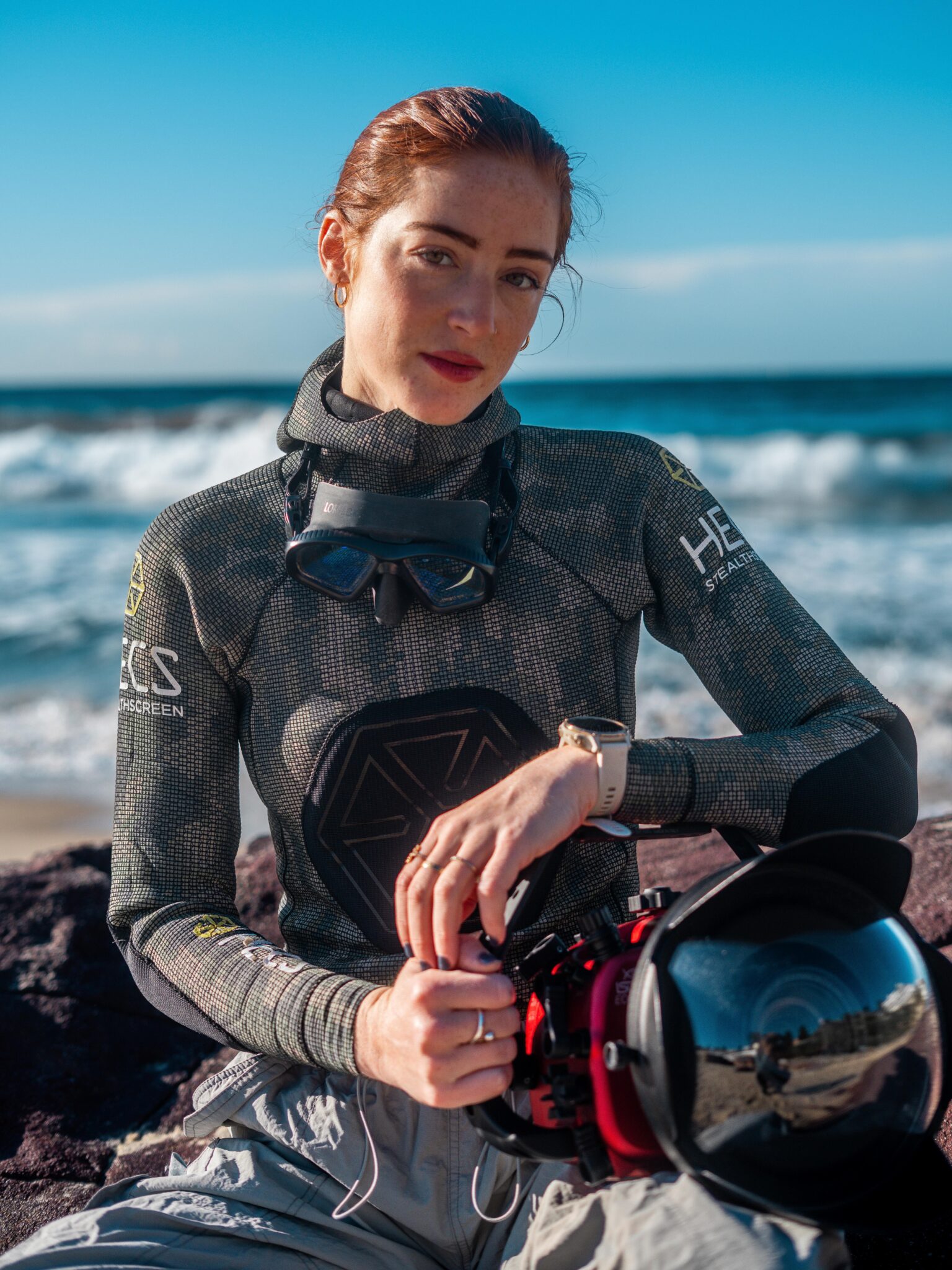 Aliah Banchik showing her underwater photography setup
