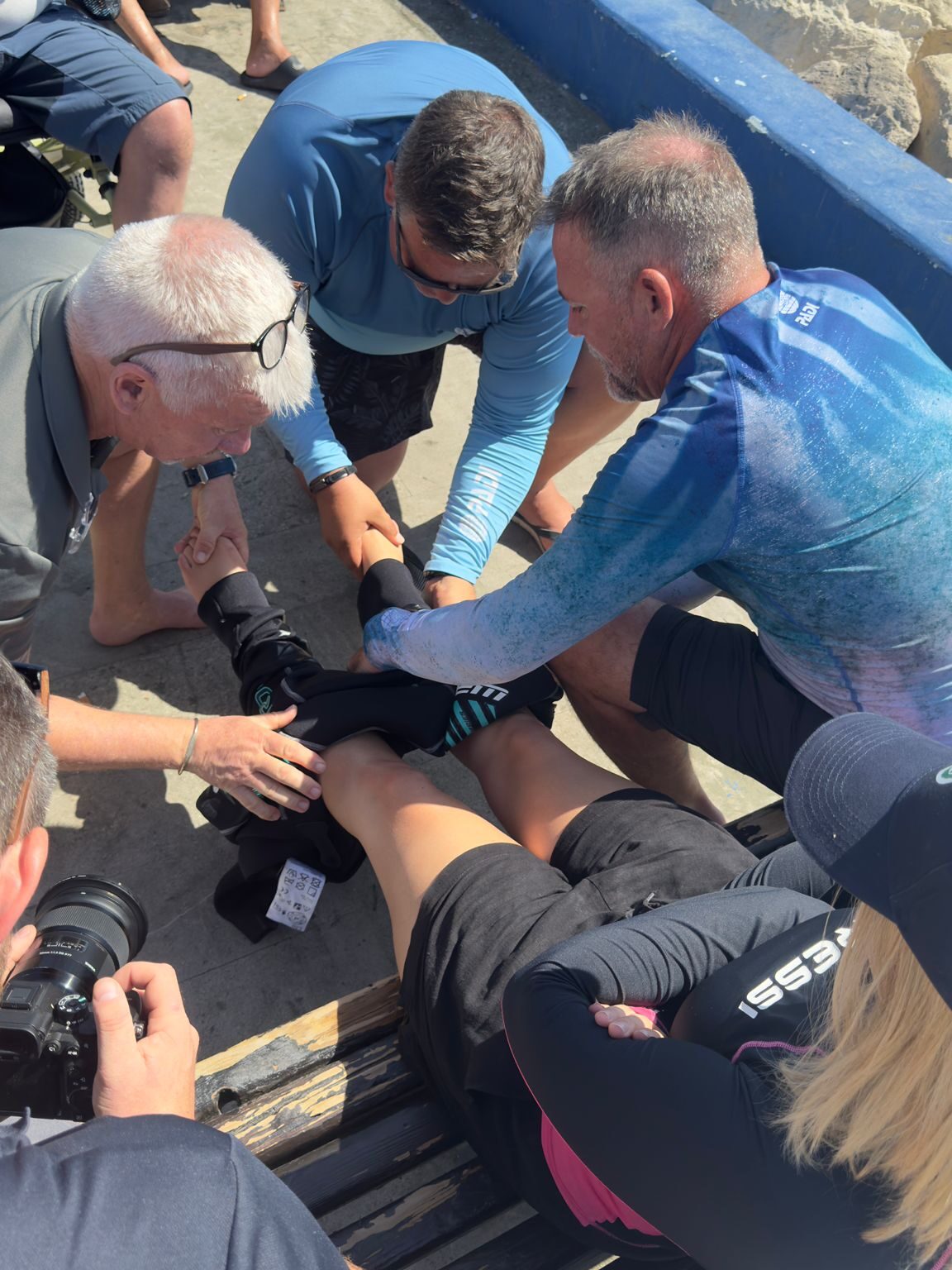 Preparazione di uno dei subacquei per le immersioni per la pace 2026 a Cipro