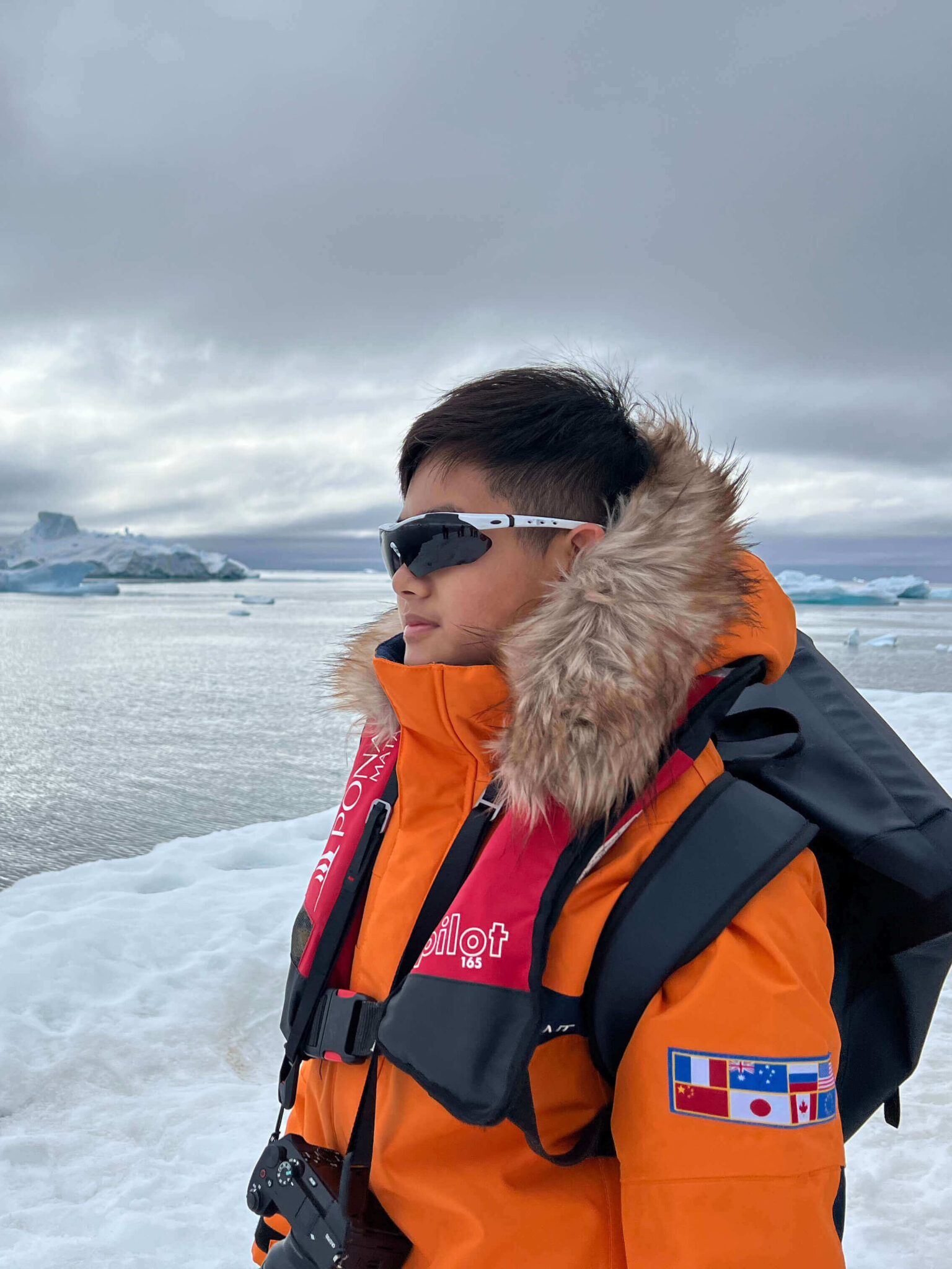 Cooper Junior AmbassaDiver in Antartide