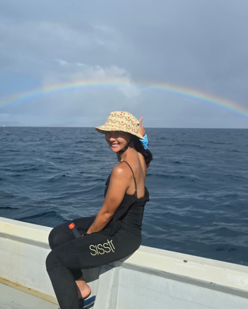 Rika Ozaki PADI AmbassaDiver boot regenboog