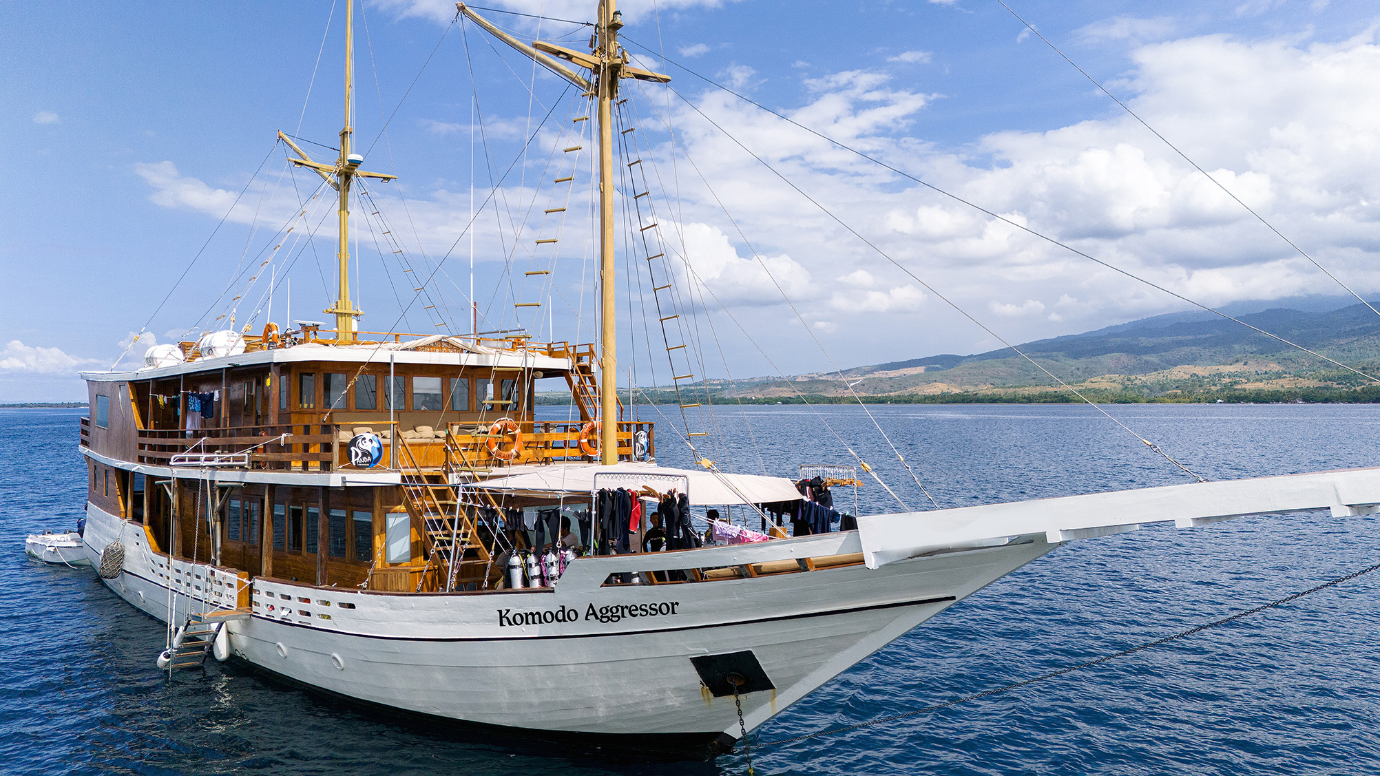 Photo of a diving liveaboard boat on the ocean